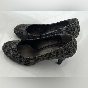 New in box - Liz Claiborne Herringbone Heels